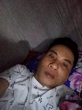 Snapshot of Philong83 chatting on March 28, 9:36 pm Philong83 online show from March 28, 9:36 pm