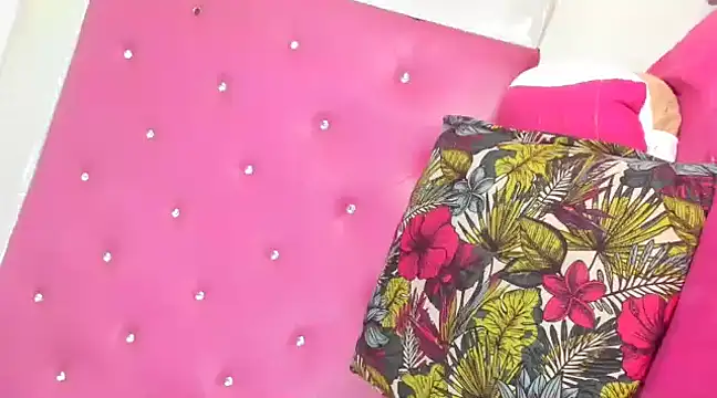 Emilyhottx online show from February 18, 1:55 pm