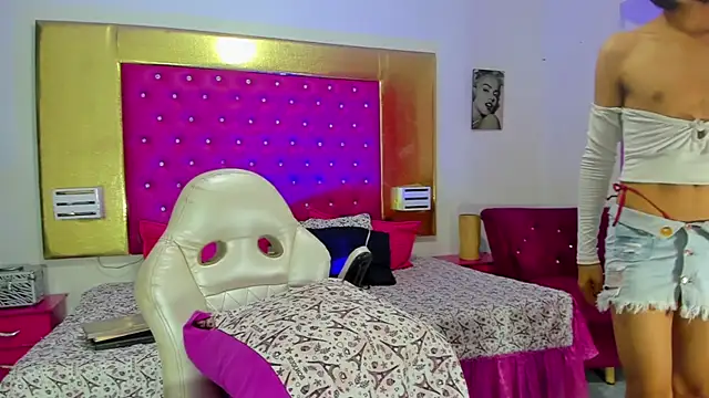 Emilyhottx online show from September 11, 1:00 pm
