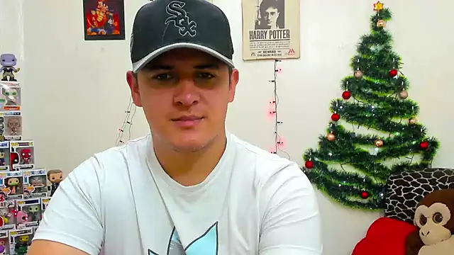 Snapshot of ney_22 chatting on December 20, 1:25 am ney 22 online show from December 20, 1:25 am