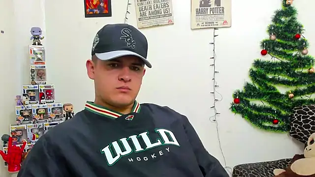 Snapshot of ney_22 chatting on January 2, 12:57 pm ney 22 online show from January 2, 12:57 pm