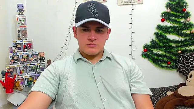 Snapshot of ney_22 chatting on January 3, 1:16 am ney 22 online show from January 3, 1:16 am