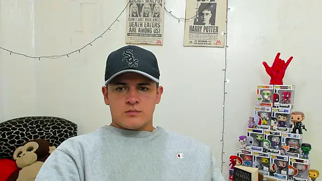 Snapshot of ney_22 chatting on January 12, 2:14 am ney 22 online show from January 12, 2:14 am