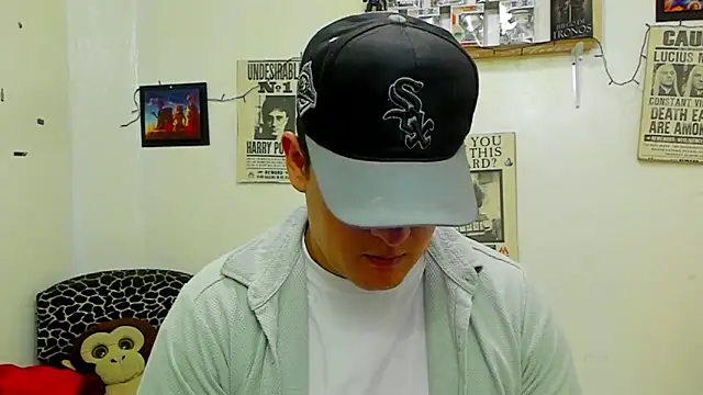 Snapshot of ney_22 chatting on January 23, 2:12 am ney 22 online show from January 23, 2:12 am