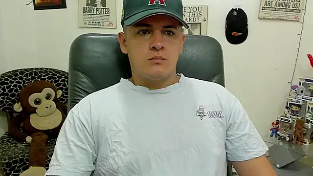 Snapshot of ney_22 chatting on February 1, 3:18 pm ney 22 online show from February 1, 3:18 pm