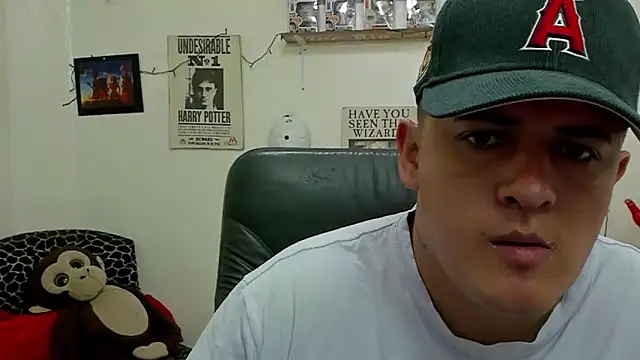 Snapshot of ney_22 chatting on February 2, 12:19 am ney 22 online show from February 2, 12:19 am