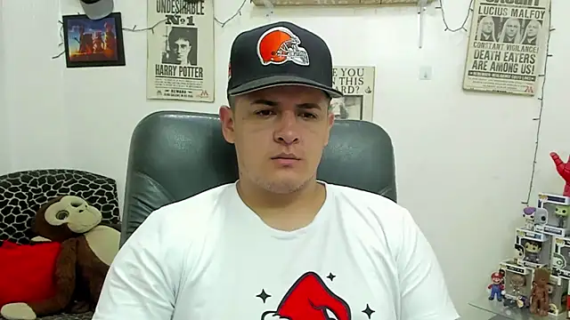 Snapshot of ney_22 chatting on February 5, 11:23 am ney 22 online show from February 5, 11:23 am