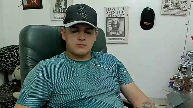 Snapshot of ney_22 chatting on February 10, 3:57 am ney 22 online show from February 10, 3:57 am