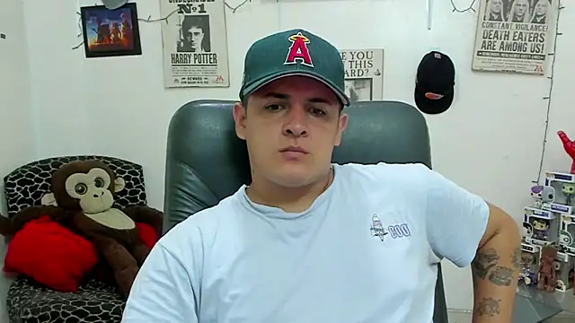 Snapshot of ney_22 chatting on February 11, 1:31 am ney 22 online show from February 11, 1:31 am