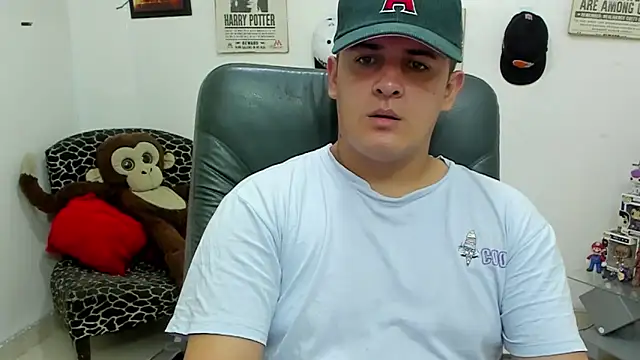 Snapshot of ney_22 chatting on February 11, 4:33 am ney 22 online show from February 11, 4:33 am