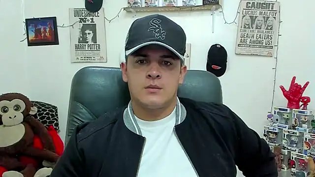 Snapshot of ney_22 chatting on February 15, 1:31 am ney 22 online show from February 15, 1:31 am