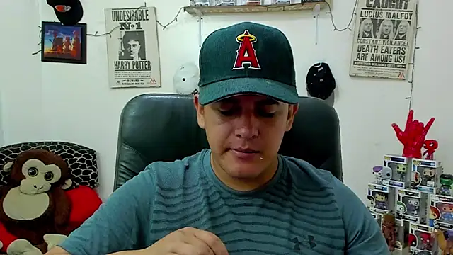 Snapshot of ney_22 chatting on February 18, 1:21 am ney 22 online show from February 18, 1:21 am