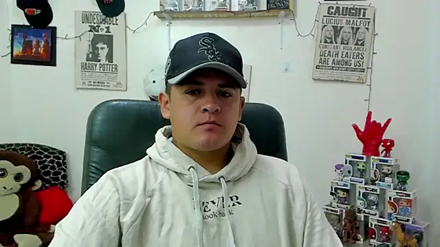 Snapshot of ney_22 chatting on February 18, 1:11 pm ney 22 online show from February 18, 1:11 pm