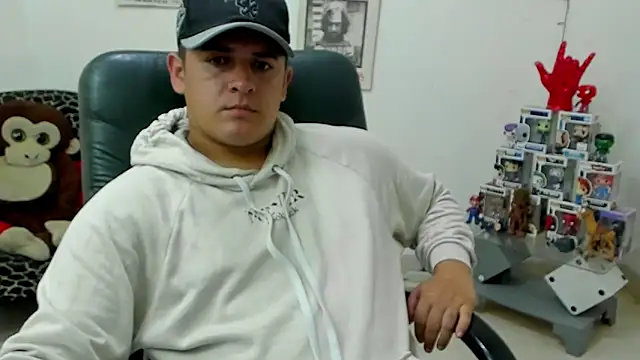 Snapshot of ney_22 chatting on February 18, 8:47 pm ney 22 online show from February 18, 8:47 pm