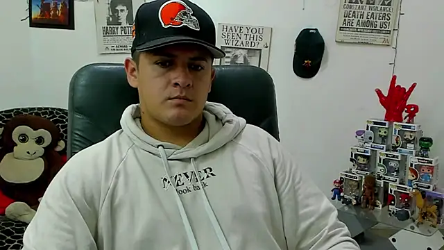 Snapshot of ney_22 chatting on February 19, 10:31 pm ney 22 online show from February 19, 10:31 pm