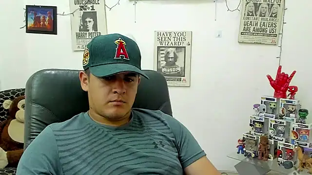 Snapshot of ney_22 chatting on February 20, 11:21 pm ney 22 online show from February 20, 11:21 pm