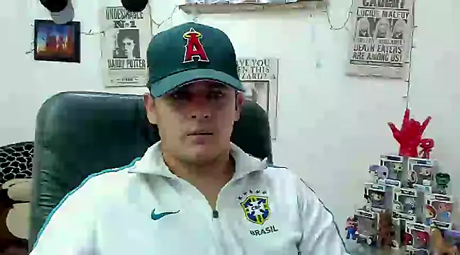 Snapshot of ney_22 chatting on February 23, 2:40 am ney 22 online show from February 23, 2:40 am