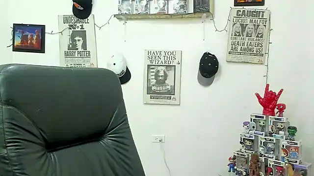 Snapshot of ney_22 chatting on February 26, 2:37 am ney 22 online show from February 26, 2:37 am