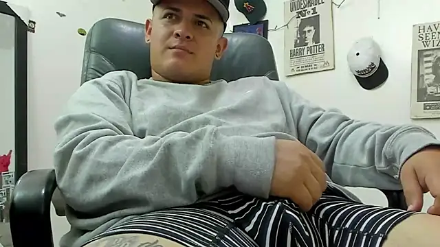 Snapshot of ney_22 chatting on February 27, 4:09 am ney 22 online show from February 27, 4:09 am