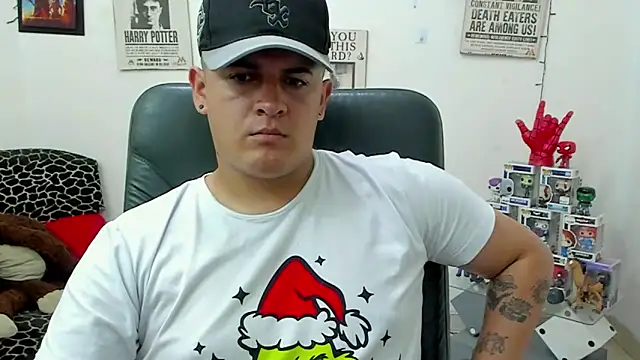 Snapshot of ney_22 chatting on February 28, 4:43 am ney 22 online show from February 28, 4:43 am