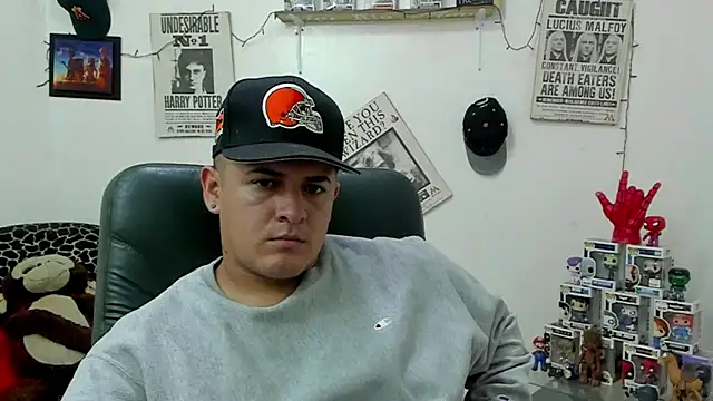 Snapshot of ney_22 chatting on March 2, 3:13 am ney 22 online show from March 2, 3:13 am