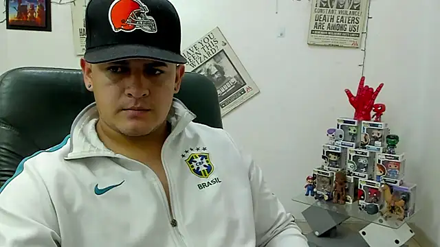 Snapshot of ney_22 chatting on March 4, 9:07 am ney 22 online show from March 4, 9:07 am