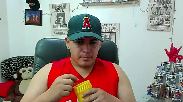 Snapshot of ney_22 chatting on March 7, 12:48 am ney 22 online show from March 7, 12:48 am