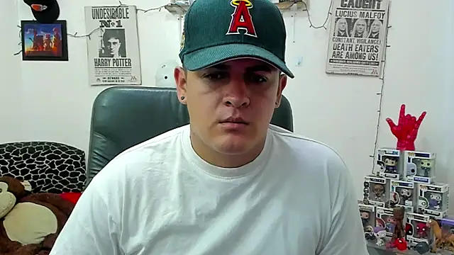 Snapshot of ney_22 chatting on March 10, 4:25 pm ney 22 online show from March 10, 4:25 pm