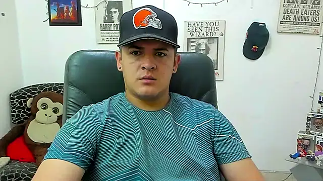 Snapshot of ney_22 chatting on March 14, 12:51 pm ney 22 online show from March 14, 12:51 pm