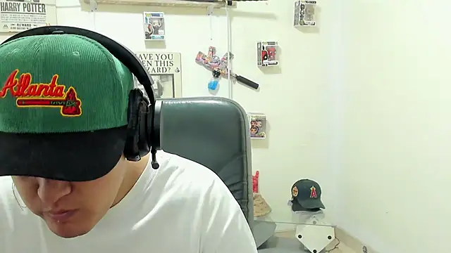 Snapshot of ney_22 chatting on September 21, 6:04 am ney 22 online show from September 21, 6:04 am