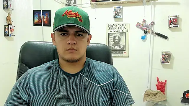 Snapshot of ney_22 chatting on October 3, 12:51 am ney 22 online show from October 3, 12:51 am