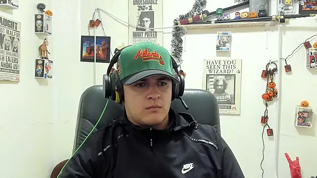 Snapshot of ney_22 chatting on October 22, 3:07 am ney 22 online show from October 22, 3:07 am