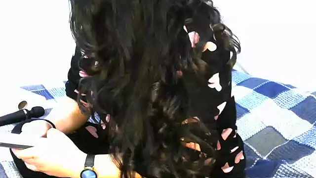 Snapshot of insatiableeee chatting on January 8, 7:56 pm insatiableeee online show from January 8, 7:56 pm