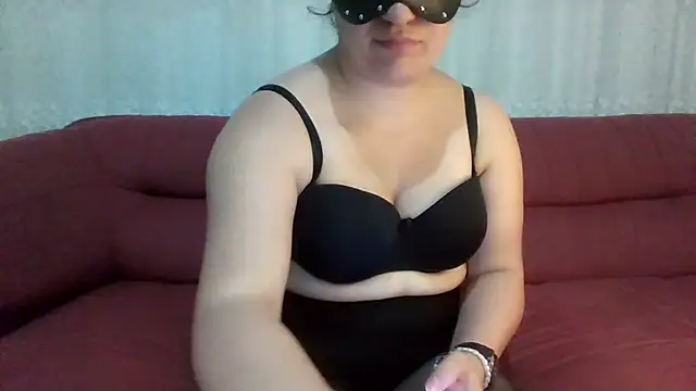 Snapshot of insatiableeee chatting on November 19, 9:26 pm insatiableeee online show from November 19, 9:26 pm