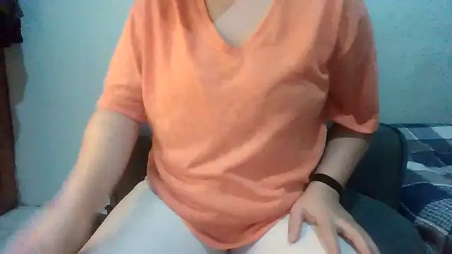 Snapshot of insatiableeee chatting on December 22, 9:01 pm insatiableeee online show from December 22, 9:01 pm