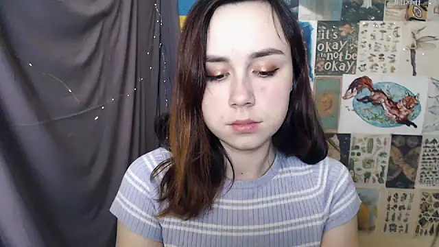 VeryVeryVeryShy  online show from December 15, 3:13 am