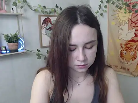 Snapshot of VeryVeryVeryShy_ chatting on April 3, 5:38 am VeryVeryVeryShy online show from April 3, 5:38 am
