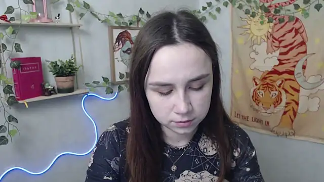 Snapshot of VeryVeryVeryShy_ chatting on April 16, 5:41 am VeryVeryVeryShy online show from April 16, 5:41 am