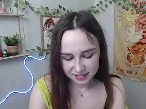Snapshot of VeryVeryVeryShy_ chatting on April 18, 5:50 pm VeryVeryVeryShy online show from April 18, 5:50 pm