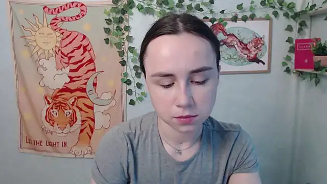 Snapshot of VeryVeryVeryShy_ chatting on May 23, 5:34 am VeryVeryVeryShy online show from May 23, 5:34 am