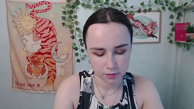 Snapshot of VeryVeryVeryShy_ chatting on May 25, 5:35 am VeryVeryVeryShy online show from May 25, 5:35 am