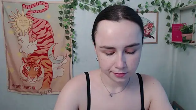 VeryVeryVeryShy  online show from June 24, 5:50 am