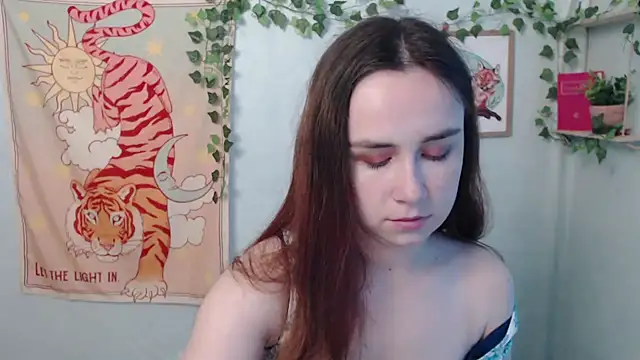 VeryVeryVeryShy  online show from July 7, 6:47 am