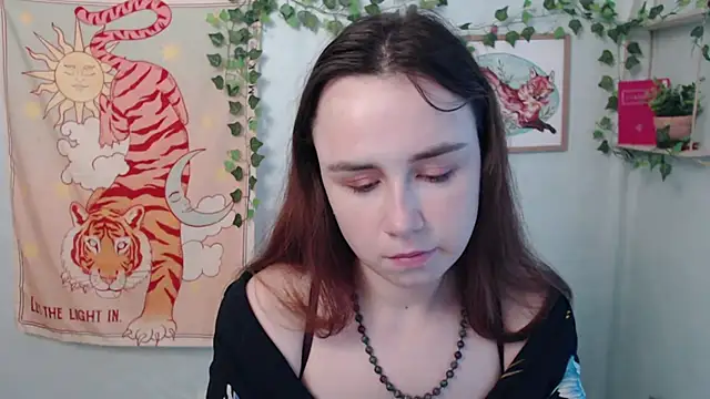 VeryVeryVeryShy  online show from July 8, 5:45 am