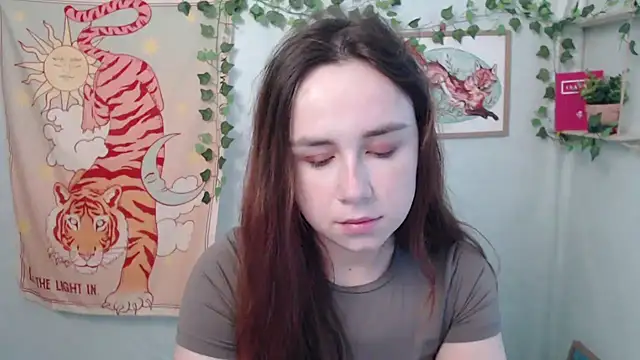 VeryVeryVeryShy  online show from July 14, 5:23 am