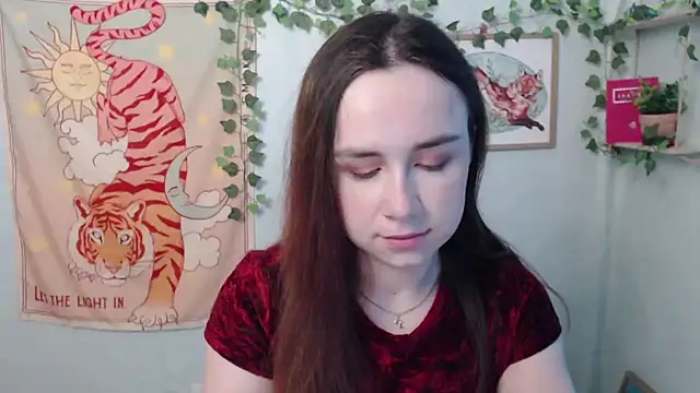 VeryVeryVeryShy  online show from July 18, 5:44 am