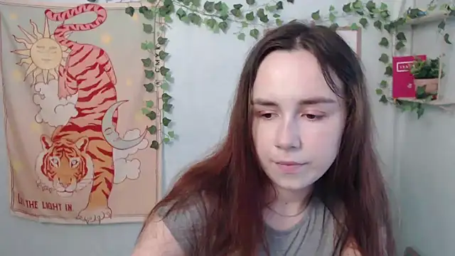 VeryVeryVeryShy  online show from July 21, 5:54 am