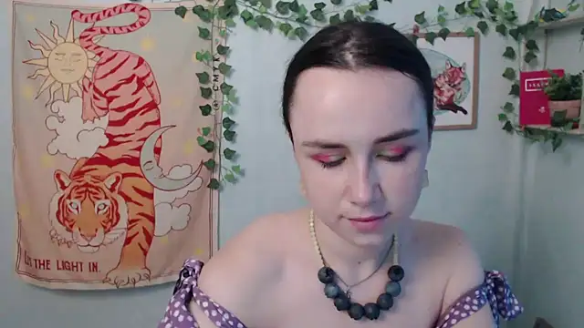 VeryVeryVeryShy  online show from July 27, 5:36 am