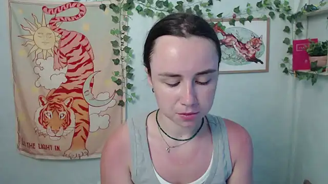 VeryVeryVeryShy  online show from August 4, 5:54 am