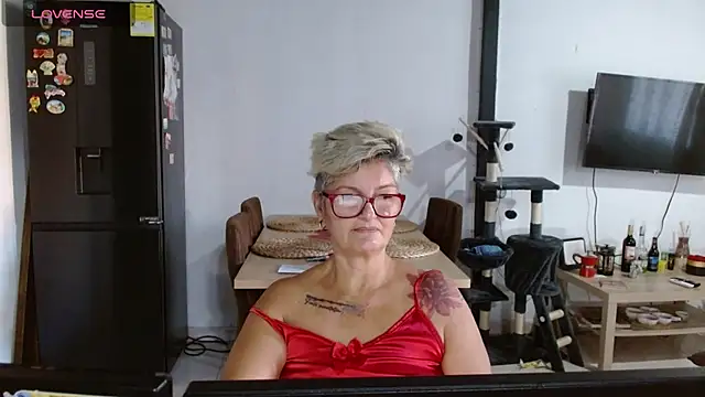 bety-cum2 online show from June 16, 11:57 am